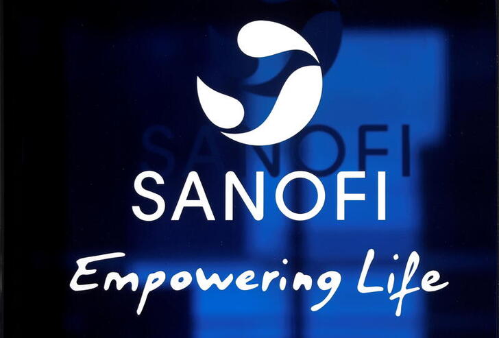 FILE PHOTO: The logo of Sanofi is seen at the company's headquarters in Paris, France, April 24, 2020.  REUTERS/Charles Platiau/File Photo