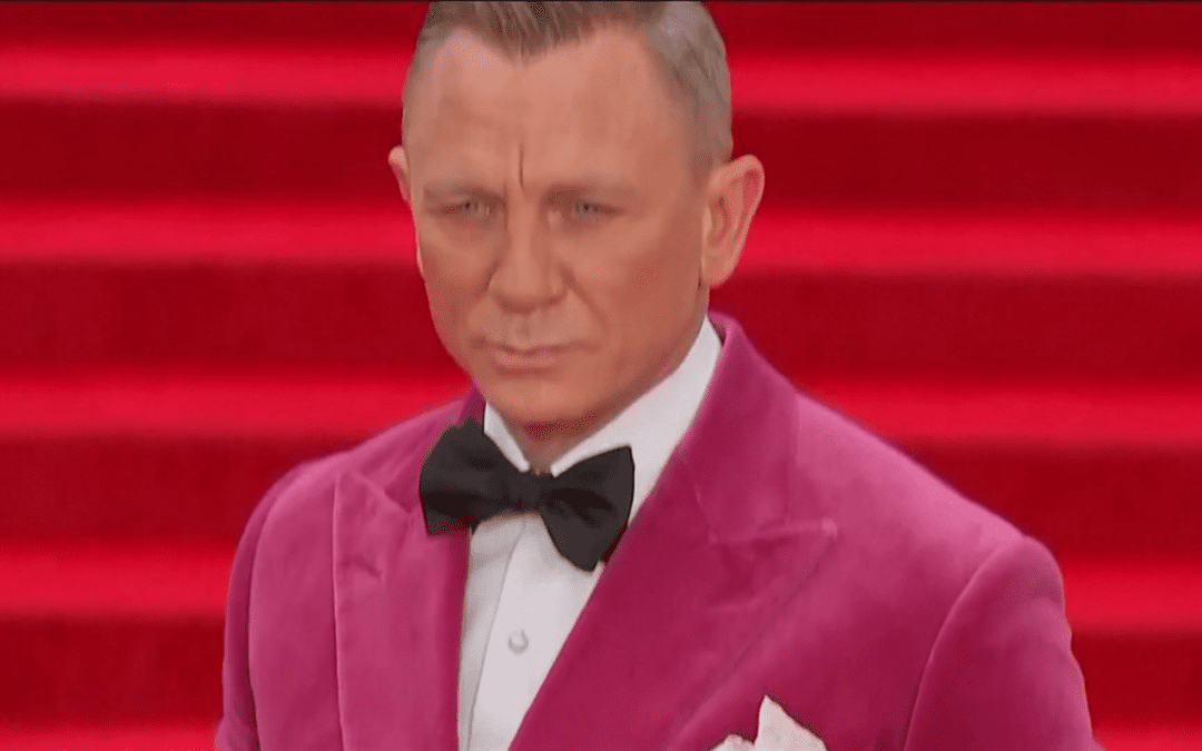 Daniel Craig arrives for premiere of final James Bond stint