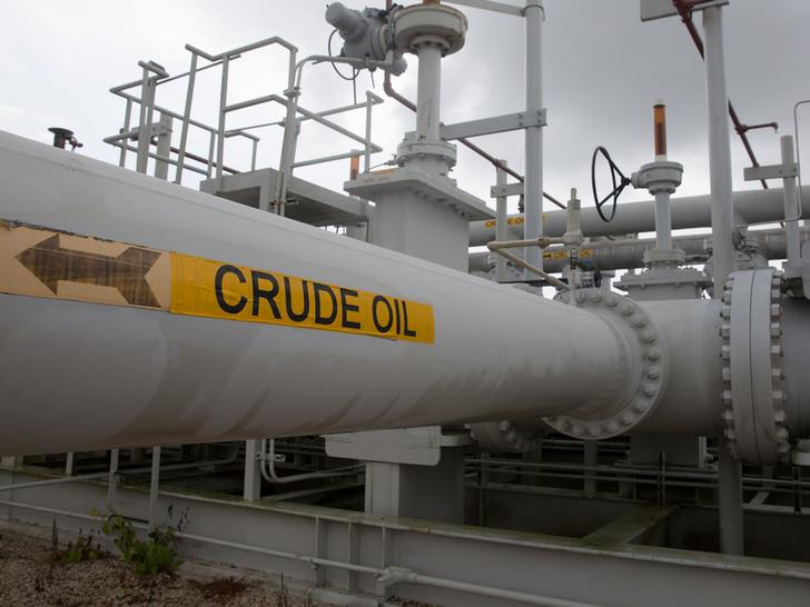 A maze of crude oil pipes and valves is pictured during a tour by the Department of Energy at the Strategic Petroleum Reserve in Freeport, Texas, U.S. June 9, 2016.  REUTERS/Richard Carson