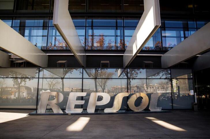FILE PHOTO: The Repsol logo outside their headquarters in Madrid, December 16, 2014.  REUTERS/Andrea Comas/File Photo