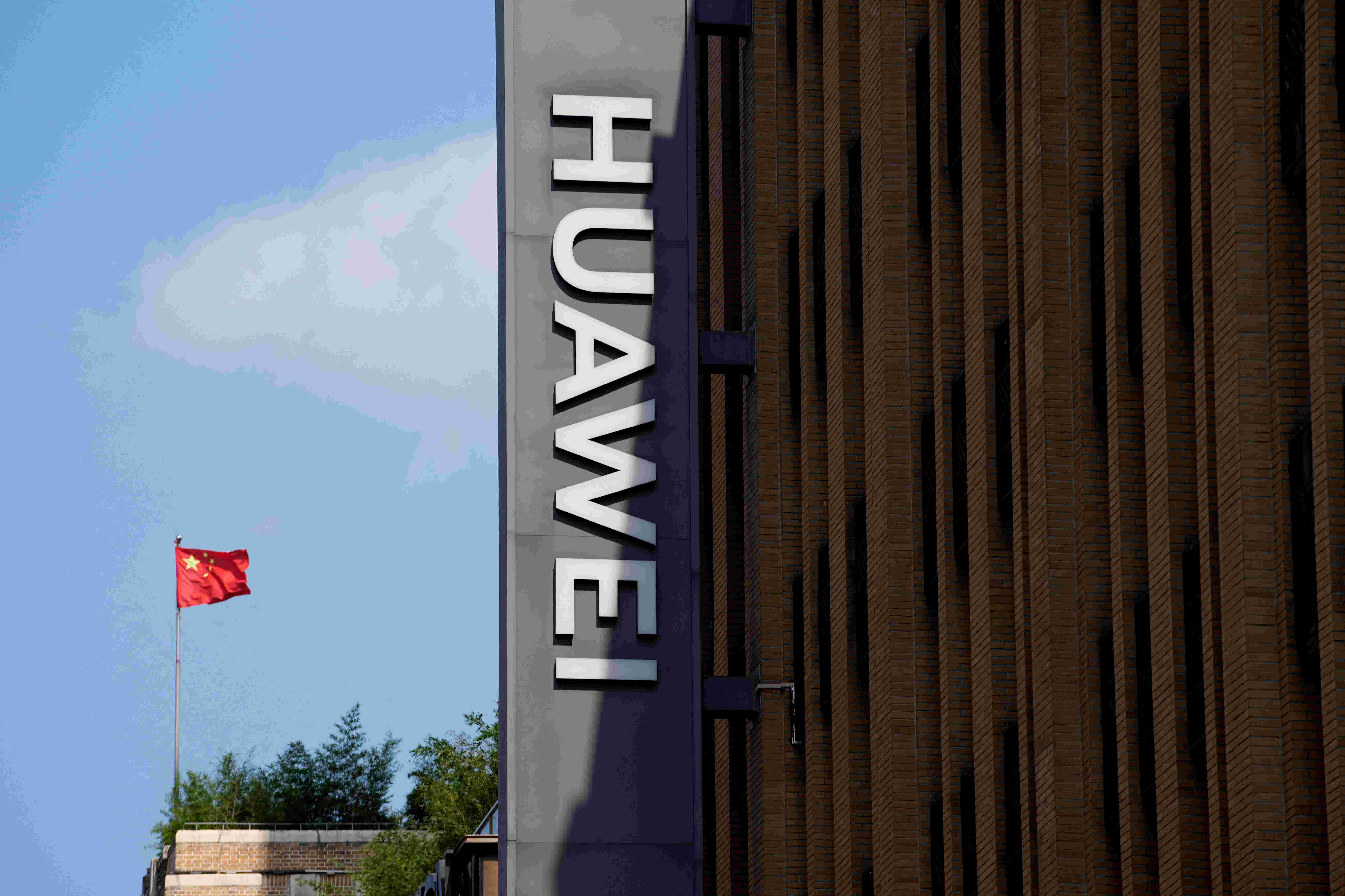 Huawei’s new smart car firm valued up to $35 billion amid advanced stake talks  | Reuters News Agency